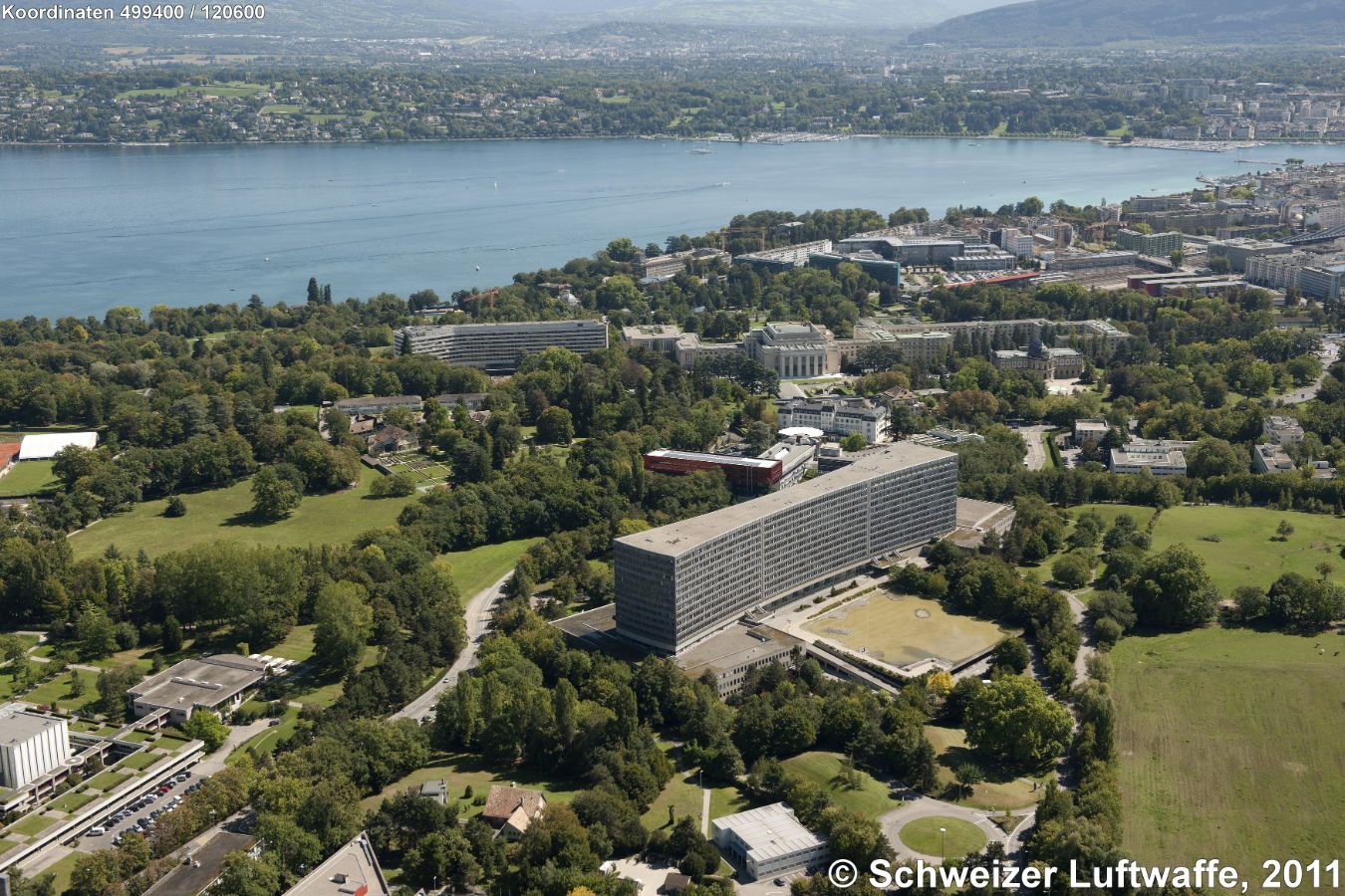 Genf / Genève: Parc du BIT, Bureau International du Travail, Internationales Arbeitsamt. - Position: 2'499'396.94, 1'120'676.37